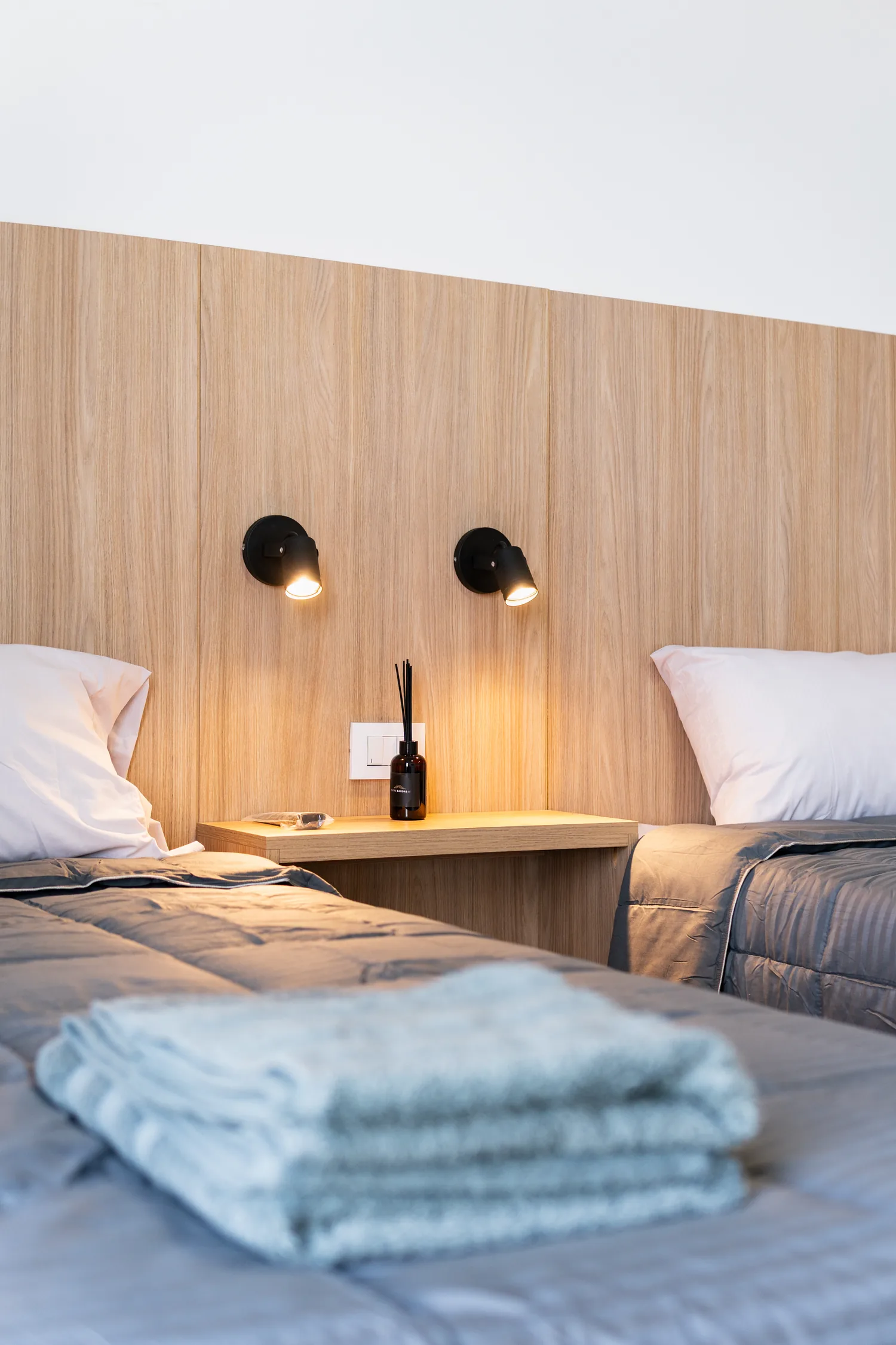 Ropa blanca y amenities incluidos en cada unidad